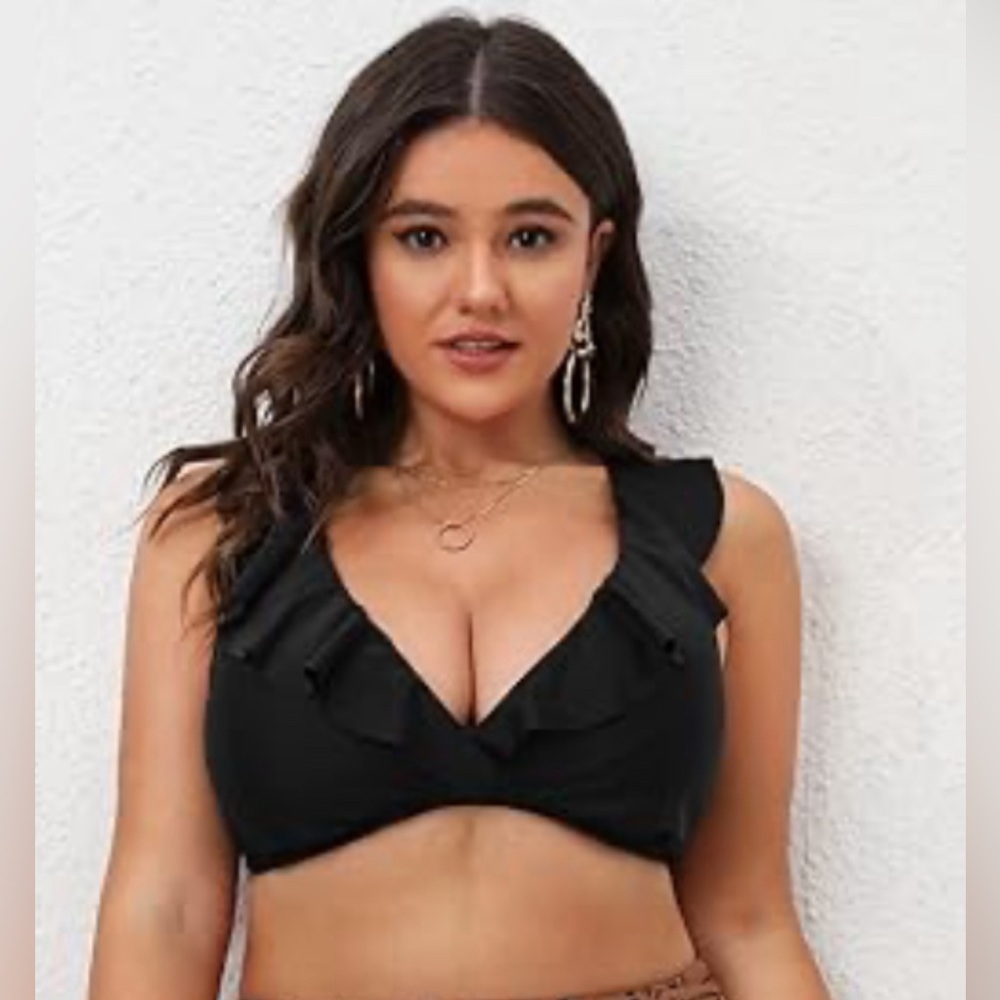 Cupshe Ruffle Flounce Crossover Bikini Top🖤